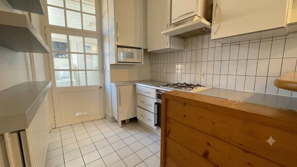 A LOUER APPARTEMENT MEUBLE LA ROCHELLE CENTRE VILLE