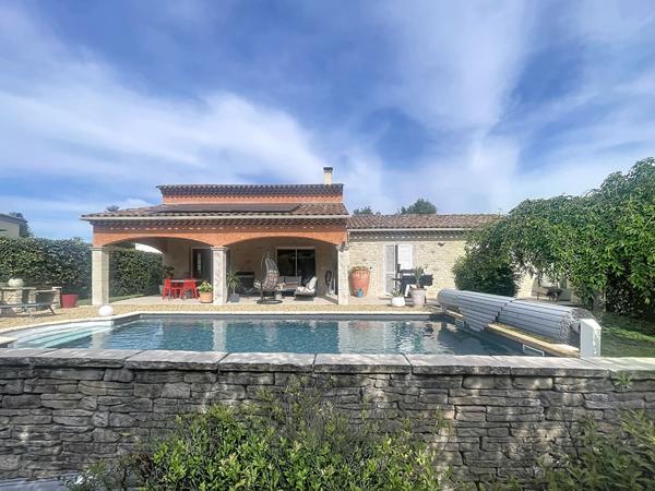 Maison Pierrevert 5 pièces 172 m², terrasse, piscine, et dépendance