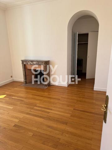 Appartement de charme en centre-ville avec grande terrasse