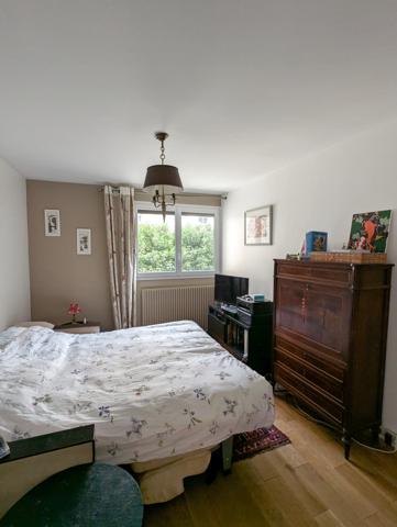 Boulogne-Billancourt (92100) vaste T2 lumineux - 64m² - au coeur de SILLY-GALLIENI - cave - parking