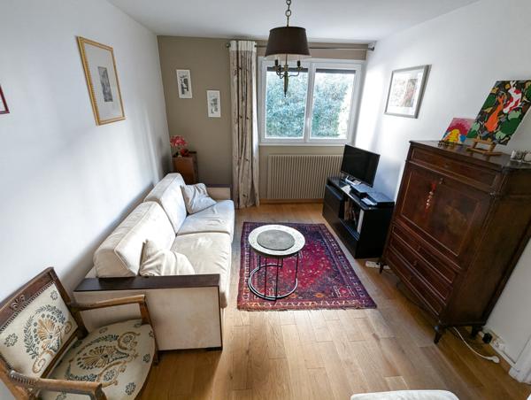Boulogne-Billancourt (92100) vaste T2 lumineux - 64m² - au coeur de SILLY-GALLIENI - cave - parking