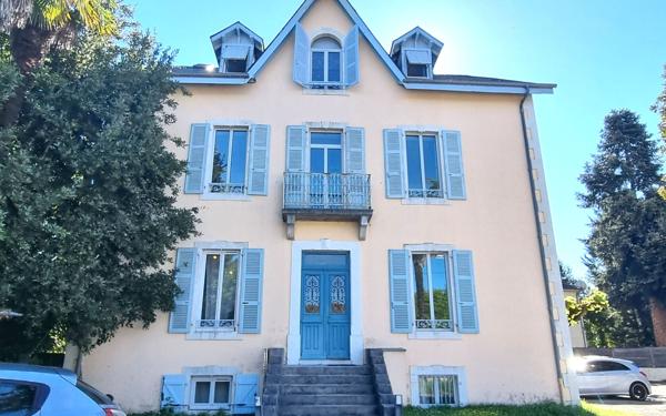 Appartement à vendre    3 pièces • 102,71 m2 Jurançon