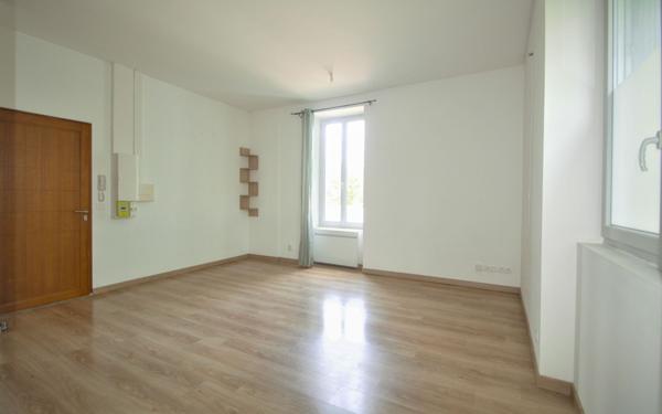 Appartement à vendre    3 pièces • 102,71 m2 Jurançon