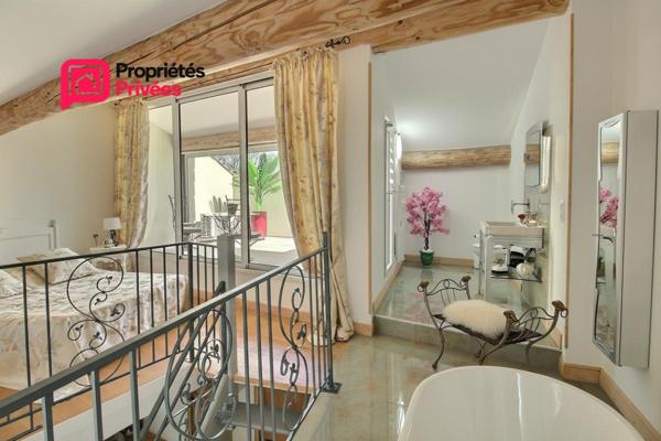 UZES : A 5 km Maison de village  5 pièce(s) 118 m2, Terrasse , entièrement rénovée