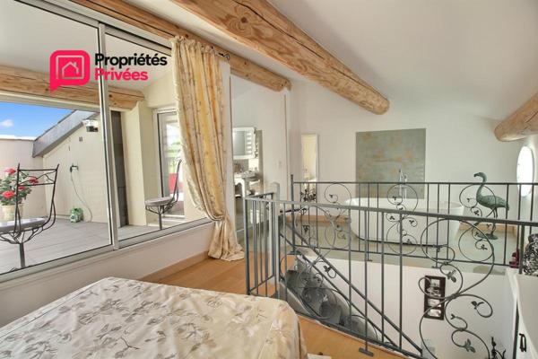 UZES : A 5 km Maison de village  5 pièce(s) 118 m2, Terrasse , entièrement rénovée