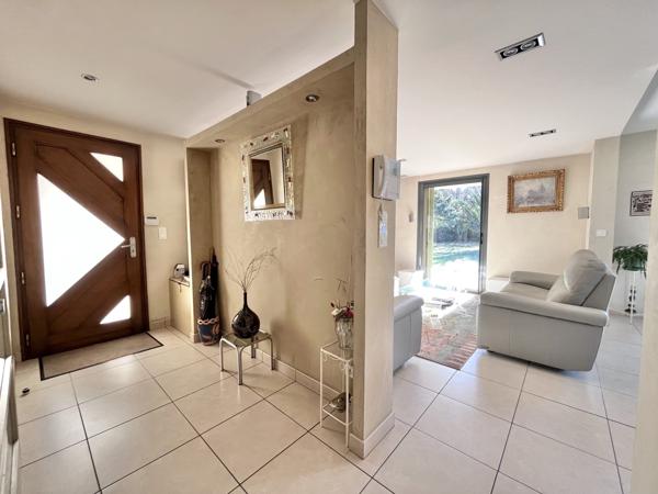 GARD -CAISSARGUES -NIMES - VILLA - 5 CHAMBRES - PISCINE - JARDIN - GARAGE - POOL HOUSE - PAS DE VIS A VIS