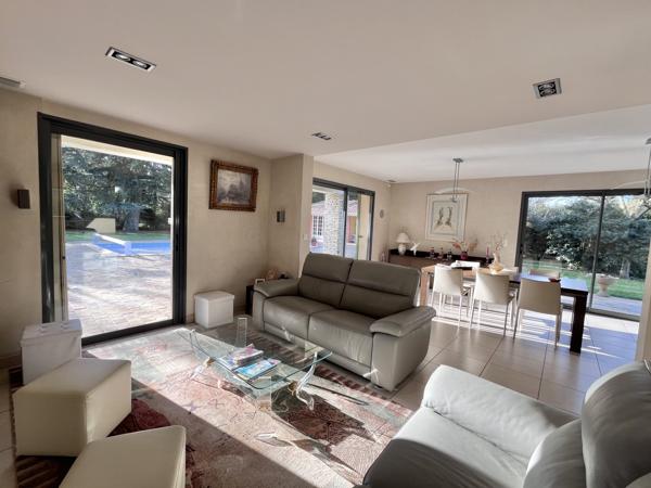 GARD -CAISSARGUES -NIMES - VILLA - 5 CHAMBRES - PISCINE - JARDIN - GARAGE - POOL HOUSE - PAS DE VIS A VIS