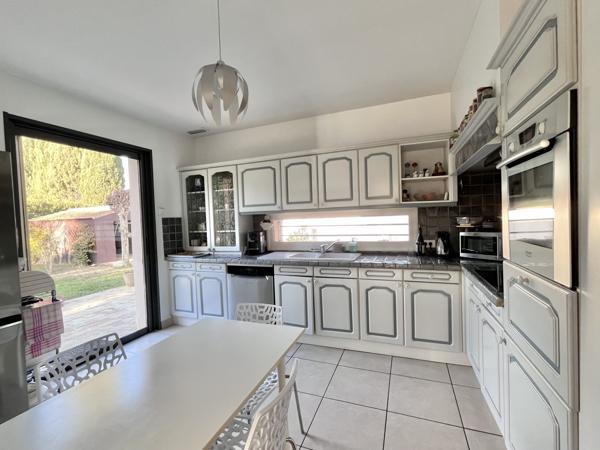 GARD -CAISSARGUES -NIMES - VILLA - 5 CHAMBRES - PISCINE - JARDIN - GARAGE - POOL HOUSE - PAS DE VIS A VIS