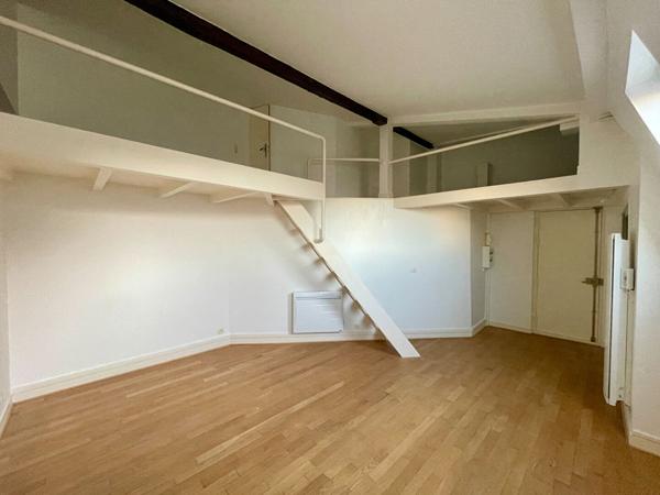 PARIS 17è Métro Argentine ou Maillot Studio avec mezzanine