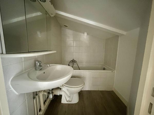 PARIS 17è Métro Argentine ou Maillot Studio avec mezzanine