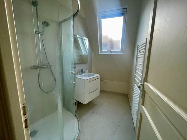 PARIS 17è Métro Argentine ou Maillot Studio avec mezzanine