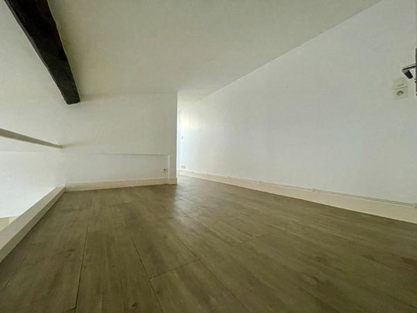 PARIS 17è Métro Argentine ou Maillot Studio avec mezzanine