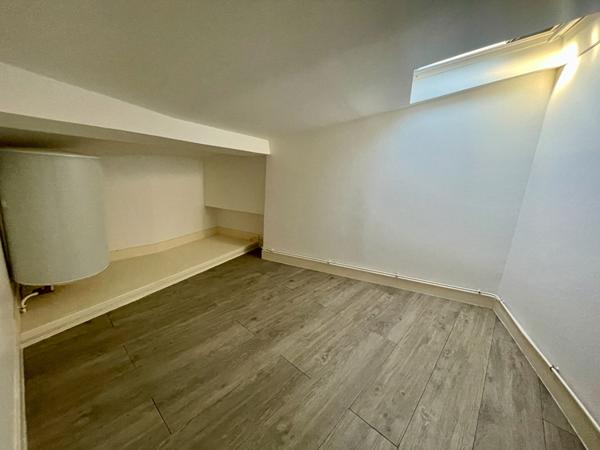 PARIS 17è Métro Argentine ou Maillot Studio avec mezzanine