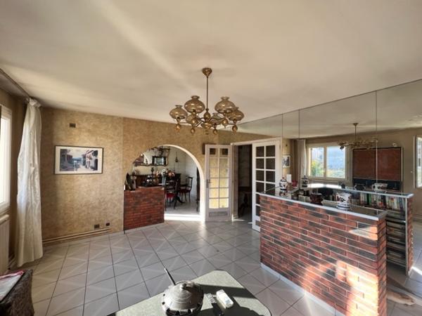 Quint Fonsegrives Maison 11 pièce(s) 209.91 m2 avec terrasse et piscine