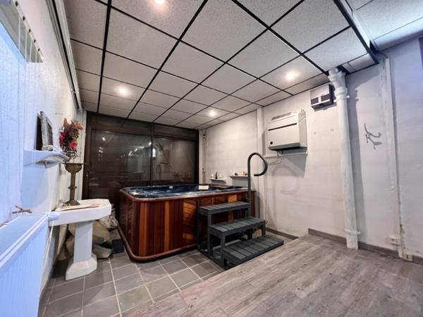 Quint Fonsegrives Maison 11 pièce(s) 209.91 m2 avec terrasse et piscine