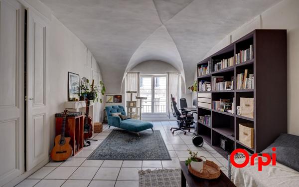 Appartement à vendre    2 pièces • 83,26 m2 Lyon 2