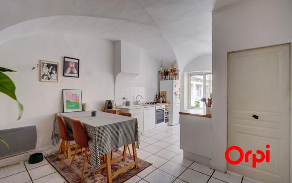 Appartement à vendre    2 pièces • 83,26 m2 Lyon 2