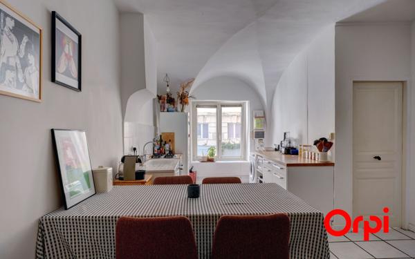 Appartement à vendre    2 pièces • 83,26 m2 Lyon 2