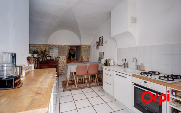 Appartement à vendre    2 pièces • 83,26 m2 Lyon 2