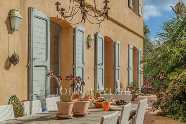 Charmante bastide avec vue dégagée et oliveraie