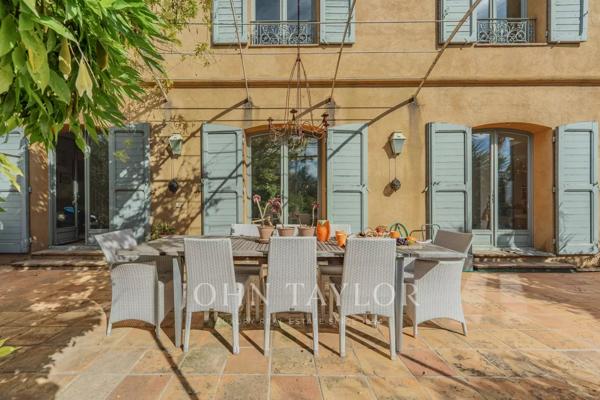 Charmante bastide avec vue dégagée et oliveraie