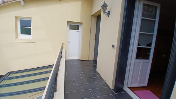 ROYAN 17200. Hyper centre, agréable maison à etage de 117 m² habitable avec garage, jardin et cave