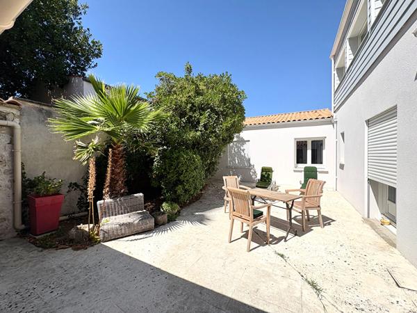 BELLE MAISON FAMILIALE 4 CHAMBRES GARAGE JARDIN