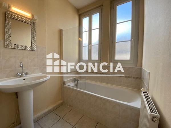 Location Studio 52.1 m² - 18 RUE DU 11 NOVEMBRE Lisieux 14100