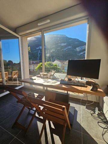 À Vendre  Appartement Traversant  de 43.40m²  Fontaine ( 38600 )