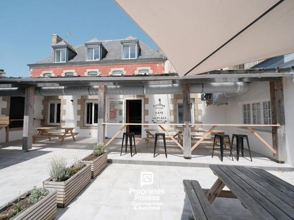 PORT DE SAINT-GUÉNOLÉ  - MURS COMMERCIAUX LOUES 74 m²