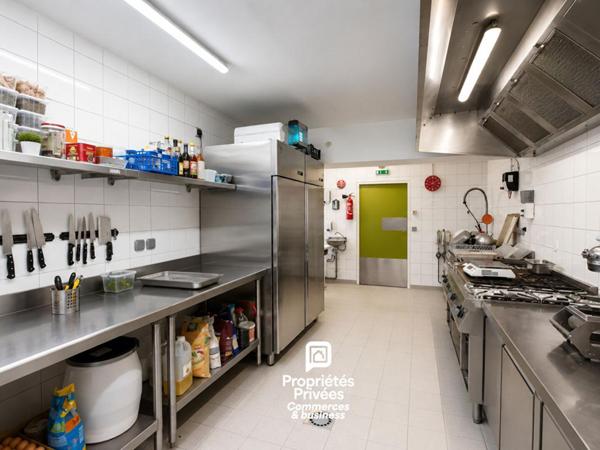PORT DE SAINT-GUÉNOLÉ  - MURS COMMERCIAUX LOUES 74 m²
