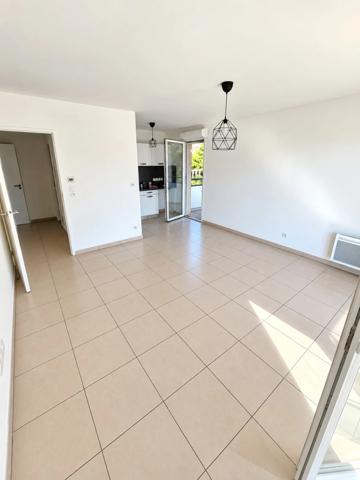 Appartement à vendre 2 pièces CARROS LES PLANS