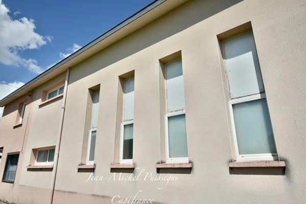 Dpt Haute Garonne (31), à vendre SAINT GAUDENS Local Professionnel 170m2 + Stationnement Aérien