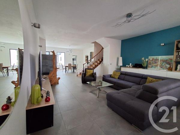 Maison à vendre  6 pièces - 150 m 2   ROYAN  - 17