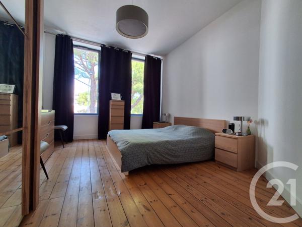 Maison à vendre  6 pièces - 150 m 2   ROYAN  - 17