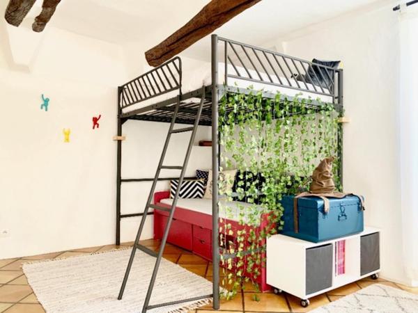 Coup de coeur pour cette charmante maison de village avec vue mer