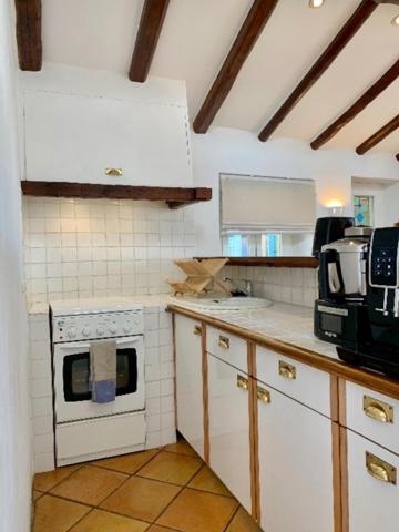 Coup de coeur pour cette charmante maison de village avec vue mer