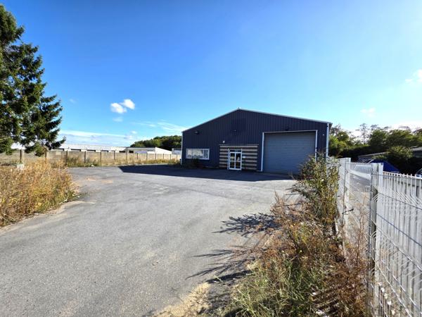 Entrepôt de 768 m² avec bureaux et ateliers en très bel état