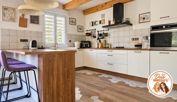 Un appartement au calme qui a tout d'une maison avec vue dégagée.