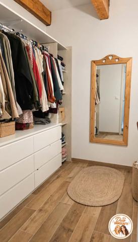 Un appartement au calme qui a tout d'une maison avec vue dégagée.