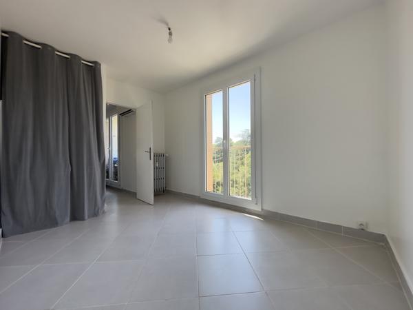 Appartement
         3 pièces
        - 63 m² 85 000 € *