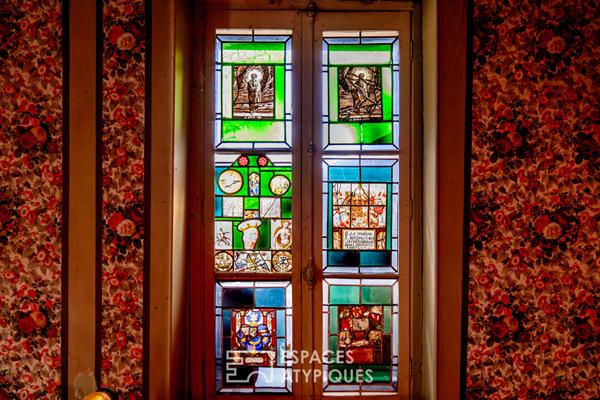 Havre de verdure dans un ancien monastère en ville