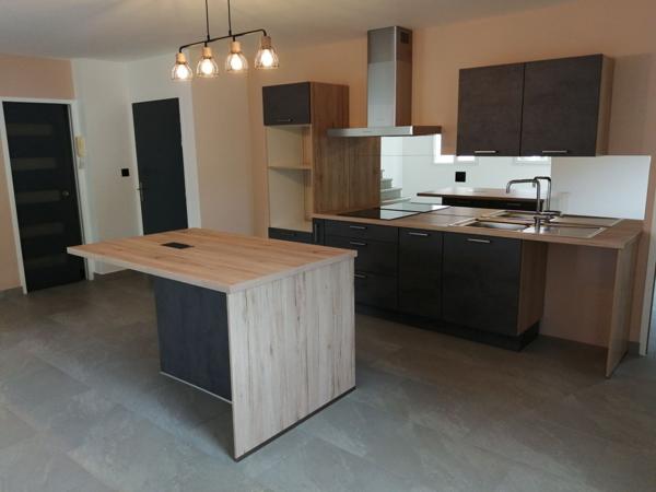 Location Appartement110 m² - 4 Pièces - ST DENIS (97400)