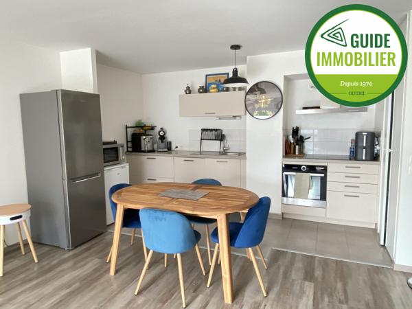 SOUS COMPROMIS DE VENTE. APPARTEMENT T3 AVEC GARAGE AU CENTRE DE GUIDEL