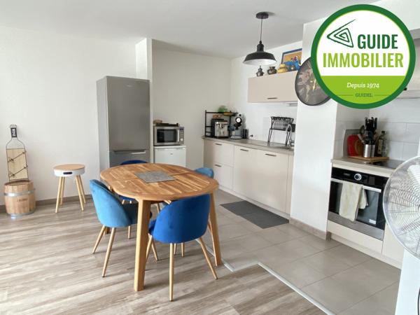 SOUS COMPROMIS DE VENTE. APPARTEMENT T3 AVEC GARAGE AU CENTRE DE GUIDEL