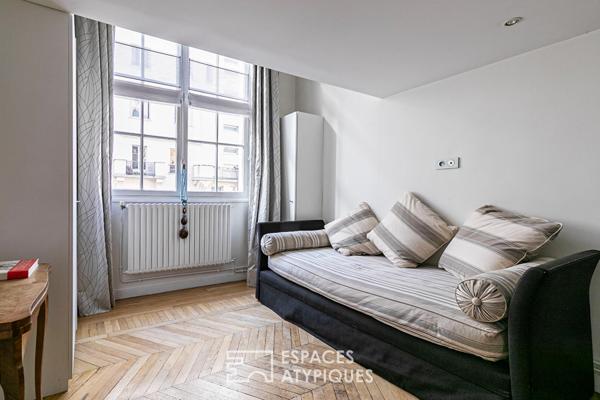 Étage noble traversant esprit loft avec balcon – Place Loulou Gasté