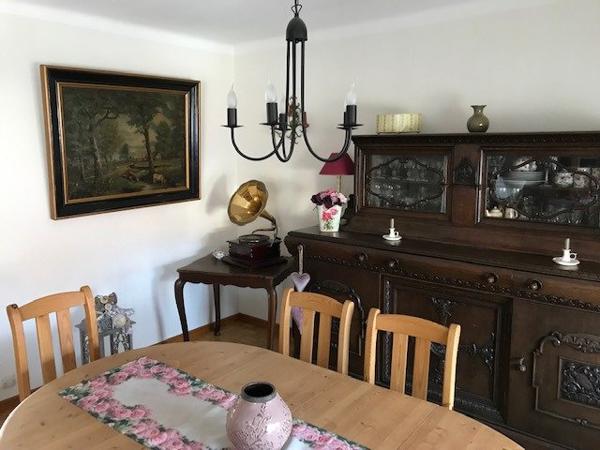 Maison traditionnelle spacieuse.