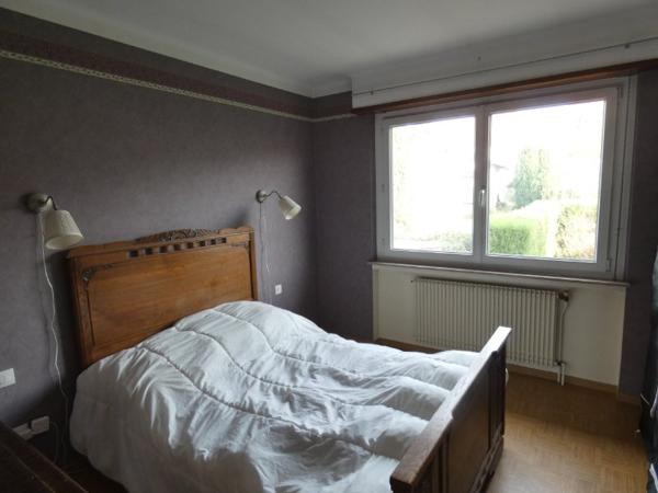 Maison traditionnelle spacieuse.