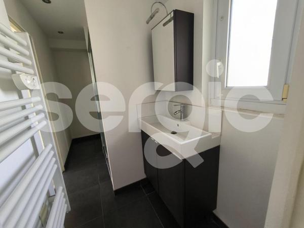 Location 3 Pieces 51 44300 Nantes 24 0486 01 0015