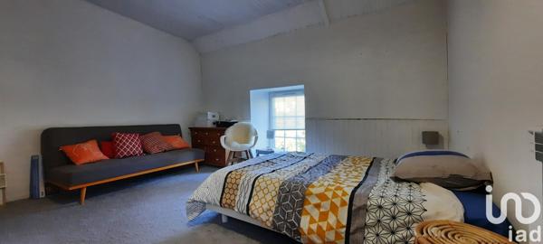 Longère 5 pièces de 139 m² à Trélivan (22100)